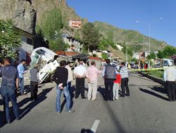 Tortum Kavşağında kaza: 2 yaralı